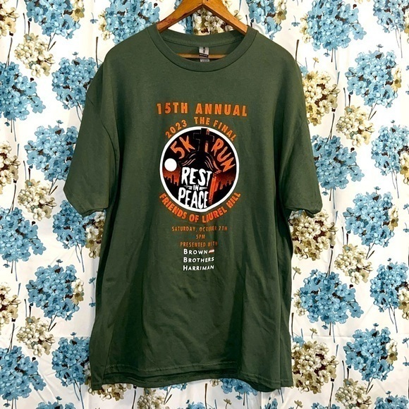 Gildan Other - Philadelphia laurel hill cemetery 5k run tee